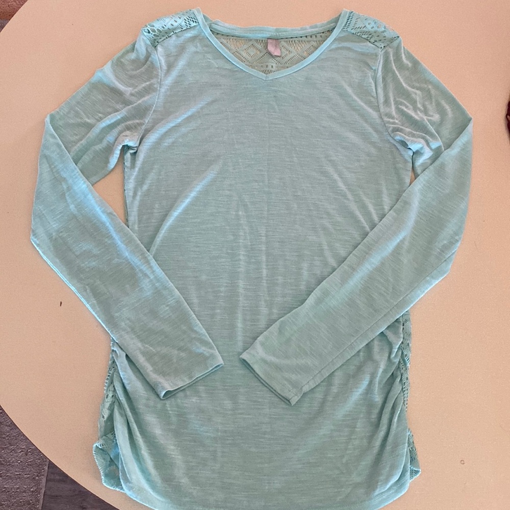 Vanity size L long sleeve